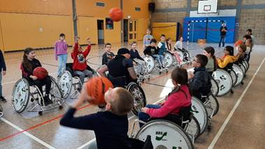 Grundschule-Haueneberstein-News-3a-RolliBasketball